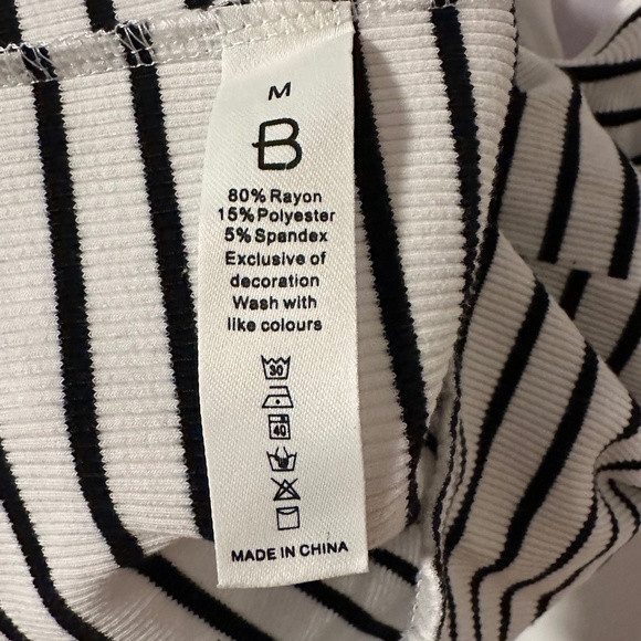 Black-and-white striped tank with spaghetti straps and built-in bra, size M - Picture 4 of 4